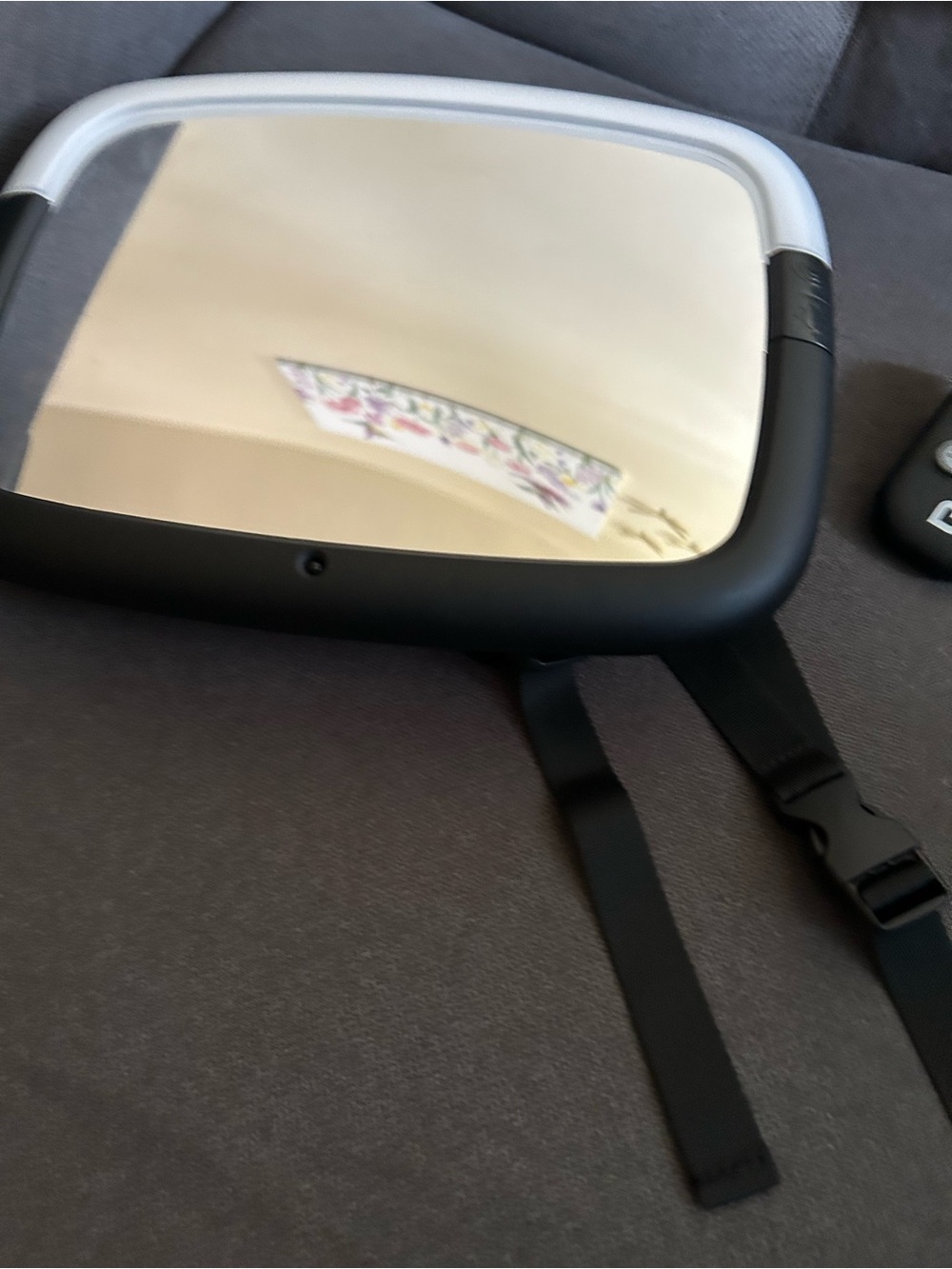 Universal Black and Silver Tablet/Screen Mirror for Car Backseat